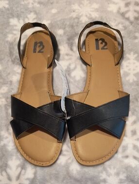 R2 Black Crisscross Ankle-Strap Sandals, Size 9, NWT